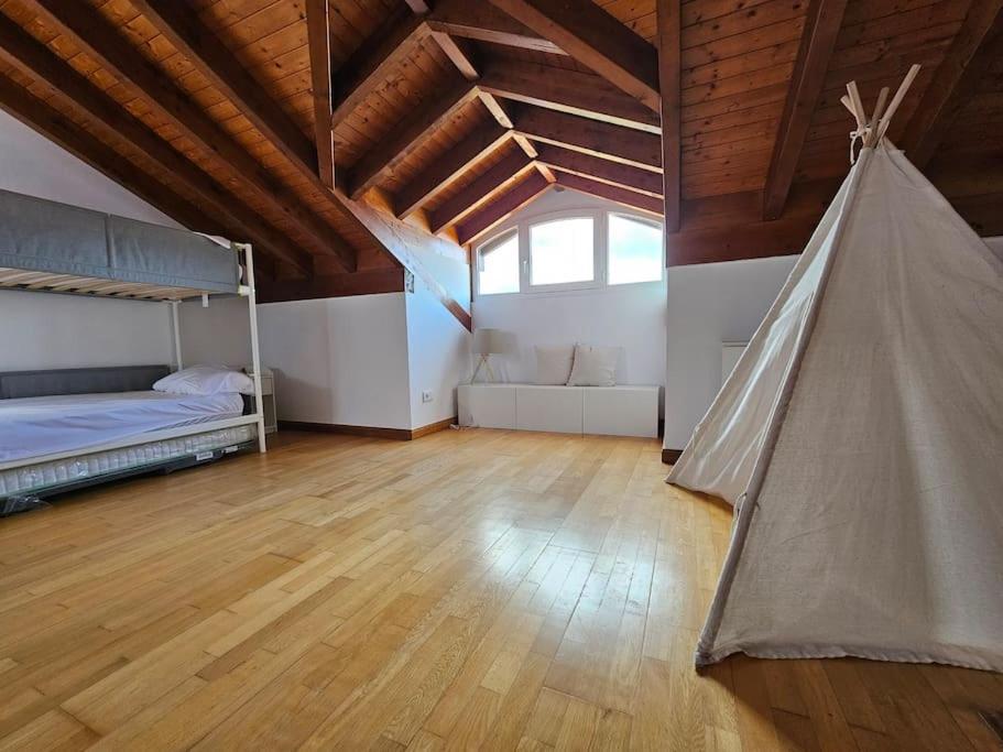 Casa Rovacias C22a01 *